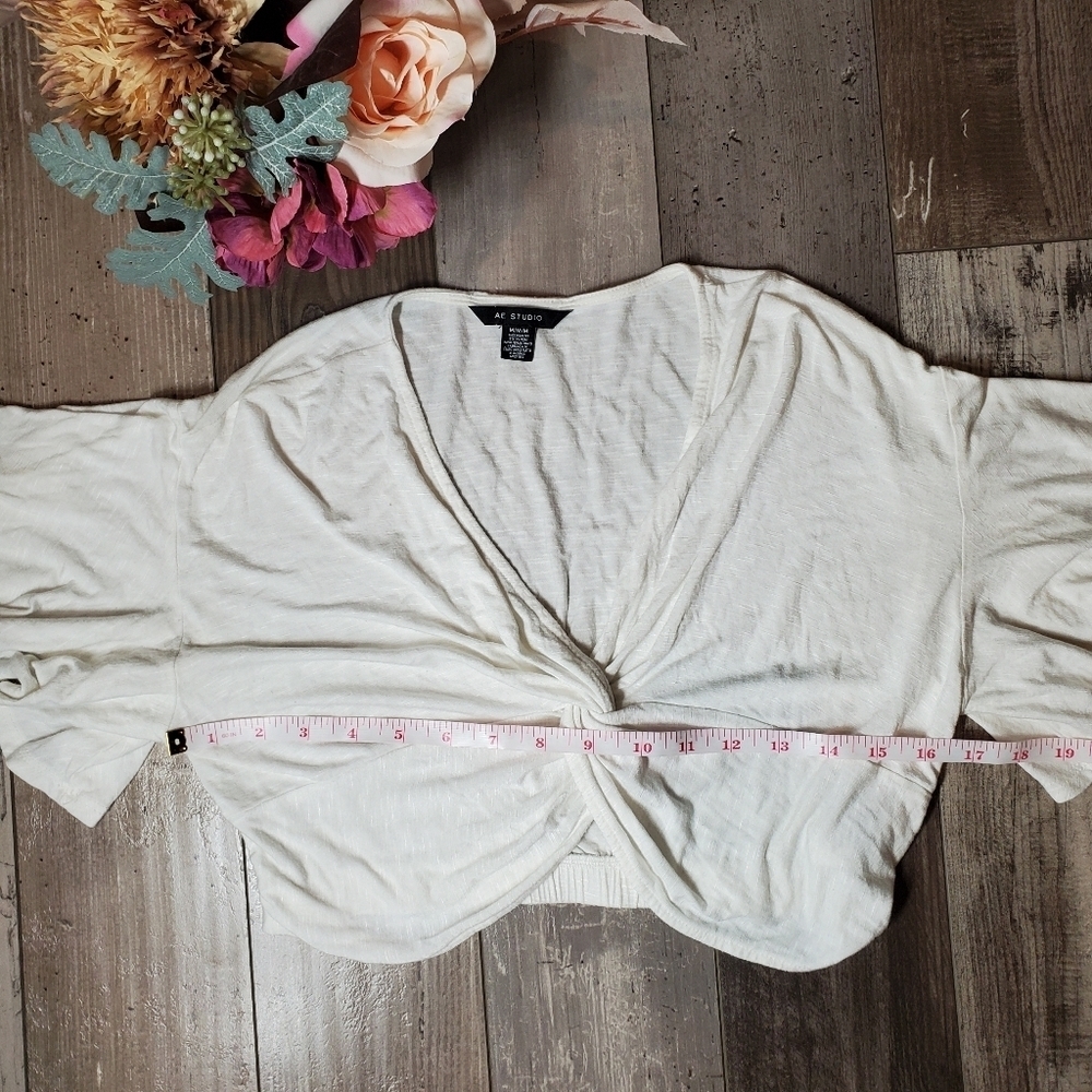 AE Studio White Women's Lightweight Flutter Sleeve V-Neck Crop Top Size Medium - Picture 4 of 16